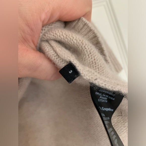 BNWOT THE KOOPLES 100%  CASHMERE CROPPED SHORT SLEEVE SWEATER SIZE 3 / LARGE - Picture 7 of 10